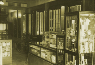 昭和30年代頃のお店の様子の写真